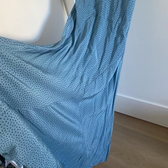 Scoop Neck Blue Ditzy Print Lily Ashwell Maxi Dress - Picture 5 of 5